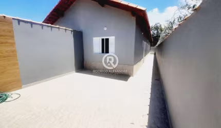 Linda Casa à Venda em Verde Mar, Itanhaém – 3 Dormitórios, Piscina e Espaço Gourmet por R$ 318.000