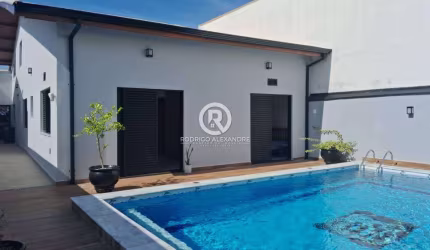 Luxuosa Casa à Venda em Peruíbe: 3 Suítes, Piscina e Cozinha Gourmet por R$ 1.100.000