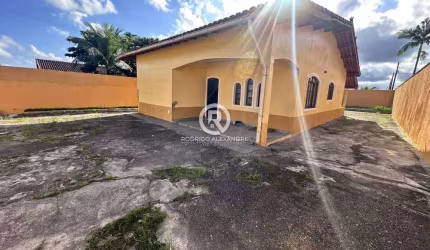 Linda Casa à Venda em Itanhaém – 2 Dormitórios, Suíte e 12 Vagas por R$ 360.000