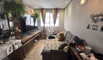 Apartamento 2 Dormitórios com Piscina e Garagem à Venda na Avenida Presidente Juscelino - R$ 330.000