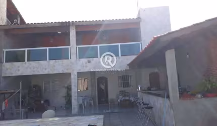 Sobrado à Venda em Itanhaém - 3 Dormitórios, Piscina e Varanda Gourmet por R$ 550.000