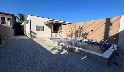 Casa Geminada com Piscina e 3 Vagas em Itanhaém – 2 Dorms e 1 Suíte por R$ 460.000!