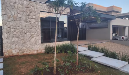 Casa térrea pronta para morar Condomínio Siena Olhos-d’água.