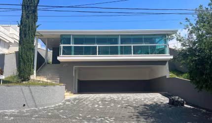 Casa em Condomínio para Locação em Bragança Paulista, Condomínio Colinas de São Francisco, 3 dormitórios, 2 suítes, 3 banheiros, 4 vagas