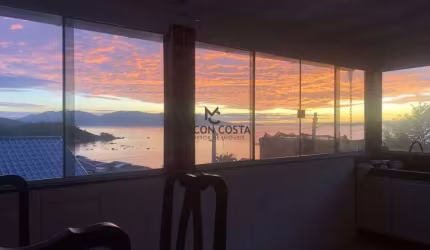 Casa em São Miguel Biguaçu