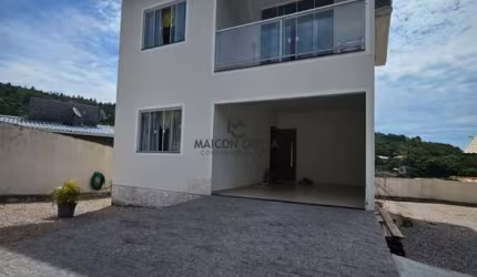 LINDA CASA EM GOVERNADOR CELSO RAMOS