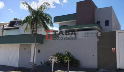 Casa à Venda em São José dos Pinhais Aristocrata
