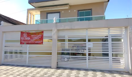 Vl. Caiçara, condomínio novo 2 dorms, com quintal, próximo ao mar