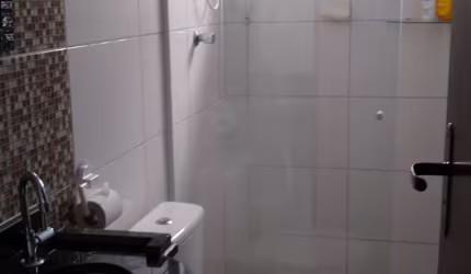 Jd. Melvi, condomínio fechado 2 dorms, com quintal