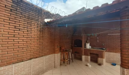 Balneario Maracanã, casa isolada 3 dorms, 2 banheiros, edicula, garagem.