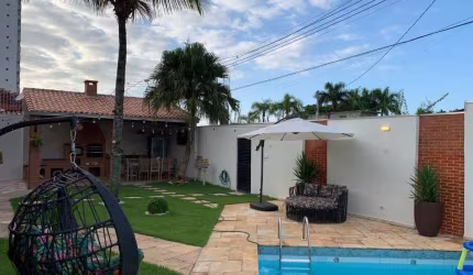 CASA 3 DORM, PISCINA, ESPAÇO GOURMET