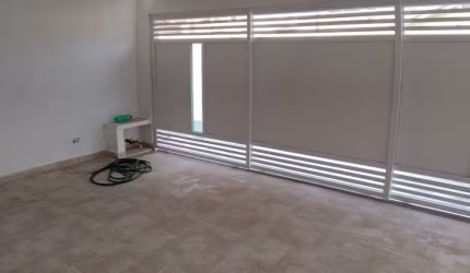 SOBRADO 3 DORM COM GARAGEM COBERTA