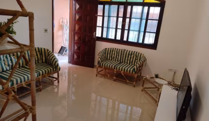linda casa 2 dorms, suite, área gourmet, 300 mts do mar, vila mar