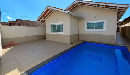 Casa 3 quartos - Piscina - Lado Praia na Vila Caiçara em Praia Grande - RP590