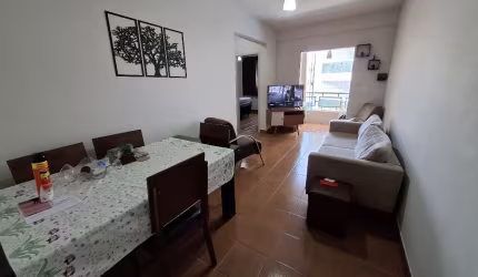 Vila Caiçara, ótimo apto 2 dorms, 2 banheiros, próximo ao mar.