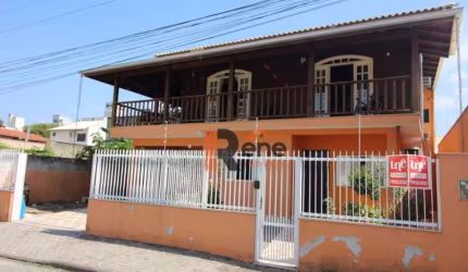 Casa, 5 quartos. Centro de Camboriú, SC