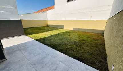 Casa Sobrado com 04 dormitórios, sendo 03 suítes, próximo ao Centro de Mogi das Cruzes - SP