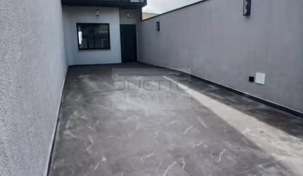 Casa ampla com 03 dormitórios, sendo 01 suíte, à venda no Centro de Mogi das Cruzes - SP