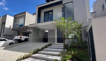 Sobrado Alto Padrão com 03 suítes e área gourmet com piscina, à venda em Mogi das Cruzes - SP