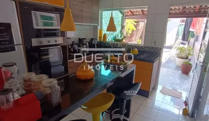 Sobrado de 03 dormitórios, à venda no Jardim São Pedro, Mogi das Cruzes - SP