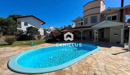 Casa a 200 metros do mar com 4 dormitórios à venda, 297 m² por R$ 3.900.000 - Campeche - Florianópolis/SC