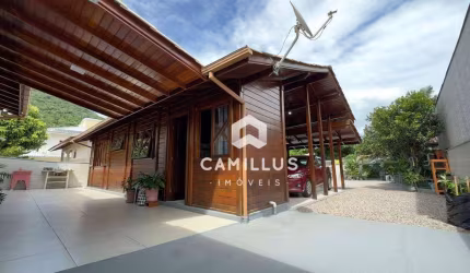 Casa com 3 dormitórios à venda, 120 m² por R$ 870.000 - Ribeirão da Ilha - Florianópolis/SC