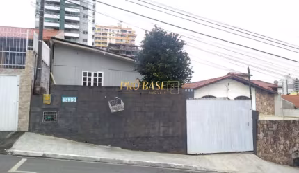 Casa com 3 quartos à venda na Rua Manoel Loureiro, 666, Barreiros, São José por R$ 550.000