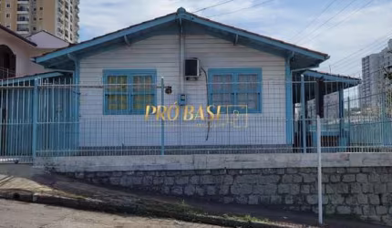 Casa com 3 quartos à venda na Rua Moura, 610, Barreiros, São José por R$ 553.000