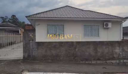 Casa com 3 quartos à venda na Rua Cândido Portinari, 889, Real Parque, São José por R$ 740.000