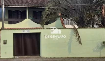 BELA CASA NA PRAIA ENTRE A  SERRA E  O  MAR. IMÓVEL EXCELENTE PARA RESIDENCIAL OU COMERCIAL.  A UM QUARTEIRÃO  DA PRAIA. CINCO MINUTOS DO CENTRO COMER