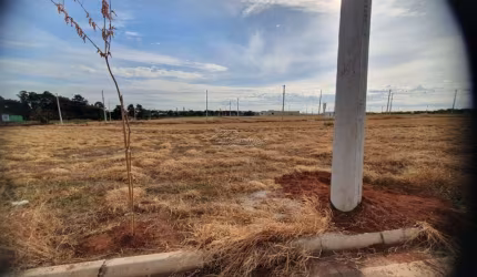 Terreno à venda na Avenida Cabo Pedro Hoffman, 21, Residencial Real Parque Sumaré, Sumaré por R$ 165.000