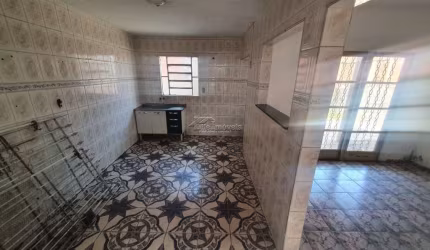Casa com 2 quartos à venda na Rua Alberto Frota Martinez, 80, Vila Real Continuaçao, Hortolândia por R$ 300.000
