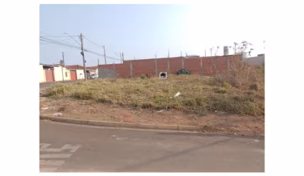 terreno de esquina, no Jd Brasilia