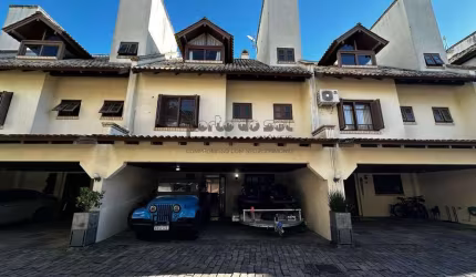 Casa em condomínio alto padrão 4 dormitórios