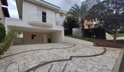 Casa no Condomínio Millenium, no bairro Jardim Recanto, com 3 Quartos, 336 m² por R$ 1.950.000, 00, em Valinhos, São Paulo.