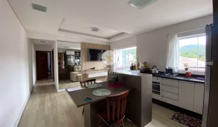 Apartamento Padrão com 2 quartos no Iririú