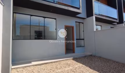 Lindo geminado com 3 dormitórios de alto padrão no bairro Jardim Sofia