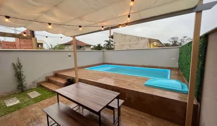 Casa a 300 metros do mar à venda, por R$ 450.000 - Guaratuba/PR