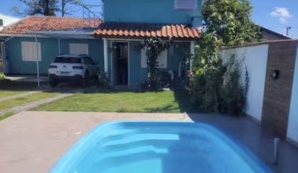 Casa com 3 dormitórios para alugar, 250 m², R$ 1.000,00/dia - Barra do Sai - Itapoá/SC