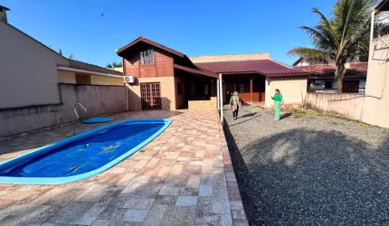 Sobrado com 4 dormitórios à venda por R$ 1.000.000,00 - Jardim Perola do Atlântico - Itapoá/SC