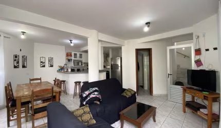 Sobrado com 4 dormitórios à venda, 111 m² por R$ 520.000,00 - Cambiju - Itapoá/SC