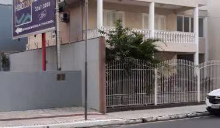 Casa na Rua Osmar de Souza Nunes esquina com Avenida Brasil, excelente ponto comercial!!!