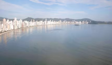 Apartamento de 490 metros quadrados no bairro Barra Sul com 7 quartos