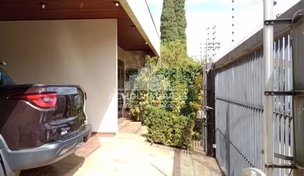 Casa para Venda em Jaboticabal, Centro, 3 dormitórios, 3 suítes, 2 banheiros, 2 vagas