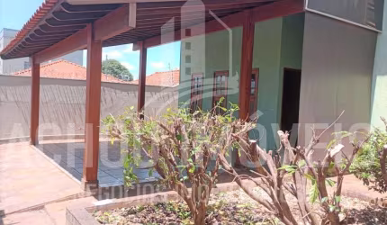 Casa para Venda em Jaboticabal, Jardim Nova Aparecida, 3 dormitórios, 1 suíte, 2 banheiros, 2 vagas