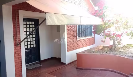Casa para Venda em Jaboticabal, Centro, 3 dormitórios, 2 suítes, 1 banheiro, 2 vagas