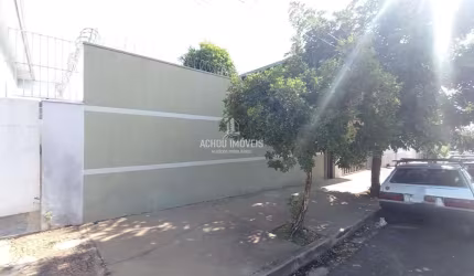 Edícula e barracão para Locação, Centro, Jaboticabal / SP.