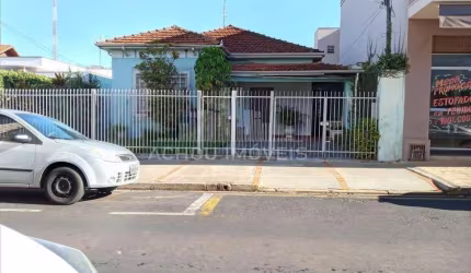 Casa para Venda em Jaboticabal, Centro, 4 dormitórios, 2 banheiros, 2 vagas