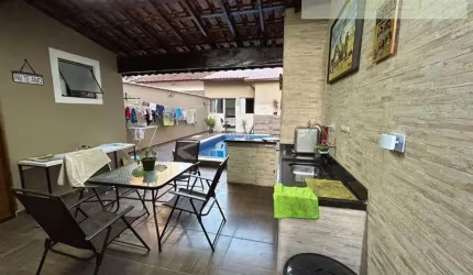 Casas no Litoral para venda em Praia Grande no bairro Vila Guilhermina