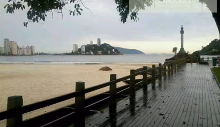Terrenos em frente à Praia para venda em São Vicente no bairro Centro
